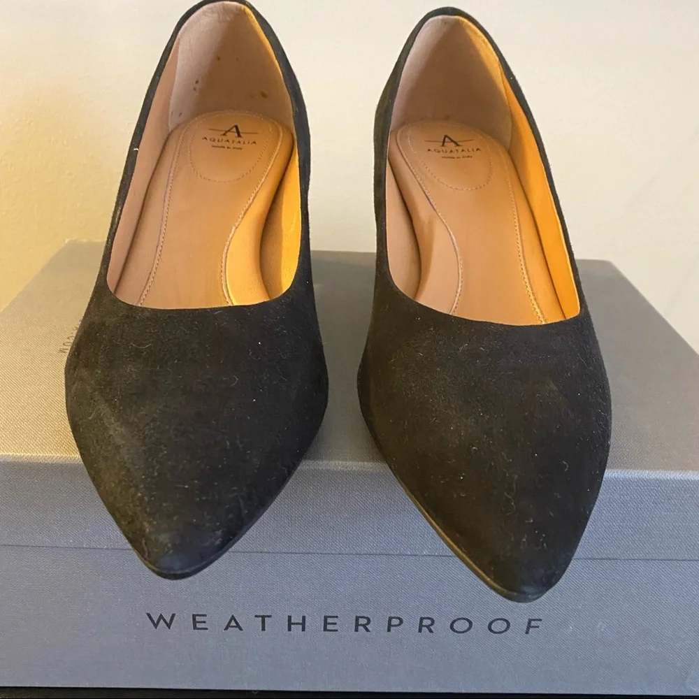 Aquatalia Kayleigh Black Suede Pump - Picture 5 of 9